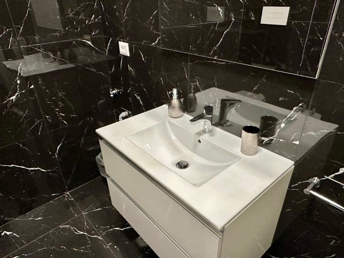 Newhouse Anthium - Central Chic Anzio Zewnętrze zdjęcie